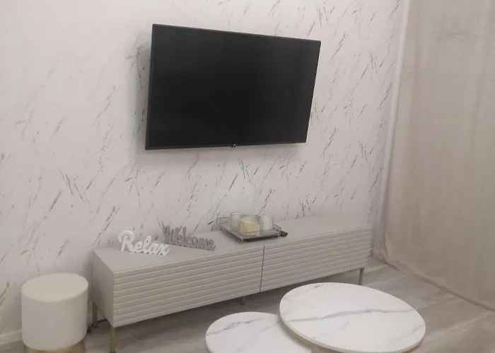 Na Letniej Klimatyzacja 아파트 쿠드즈코